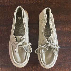 Sanuk pair o sail- size 8